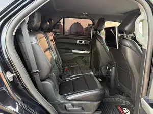New Ford Explorer XLT 2021 Black