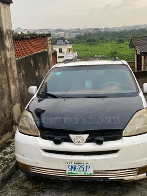 Toyota Sienna 2005 White