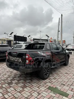 New Toyota Hilux 2025 Black