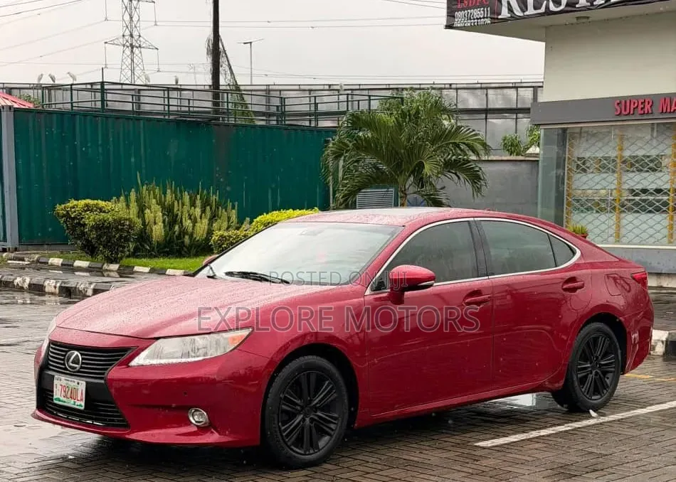 Lexus ES 2013 Red
