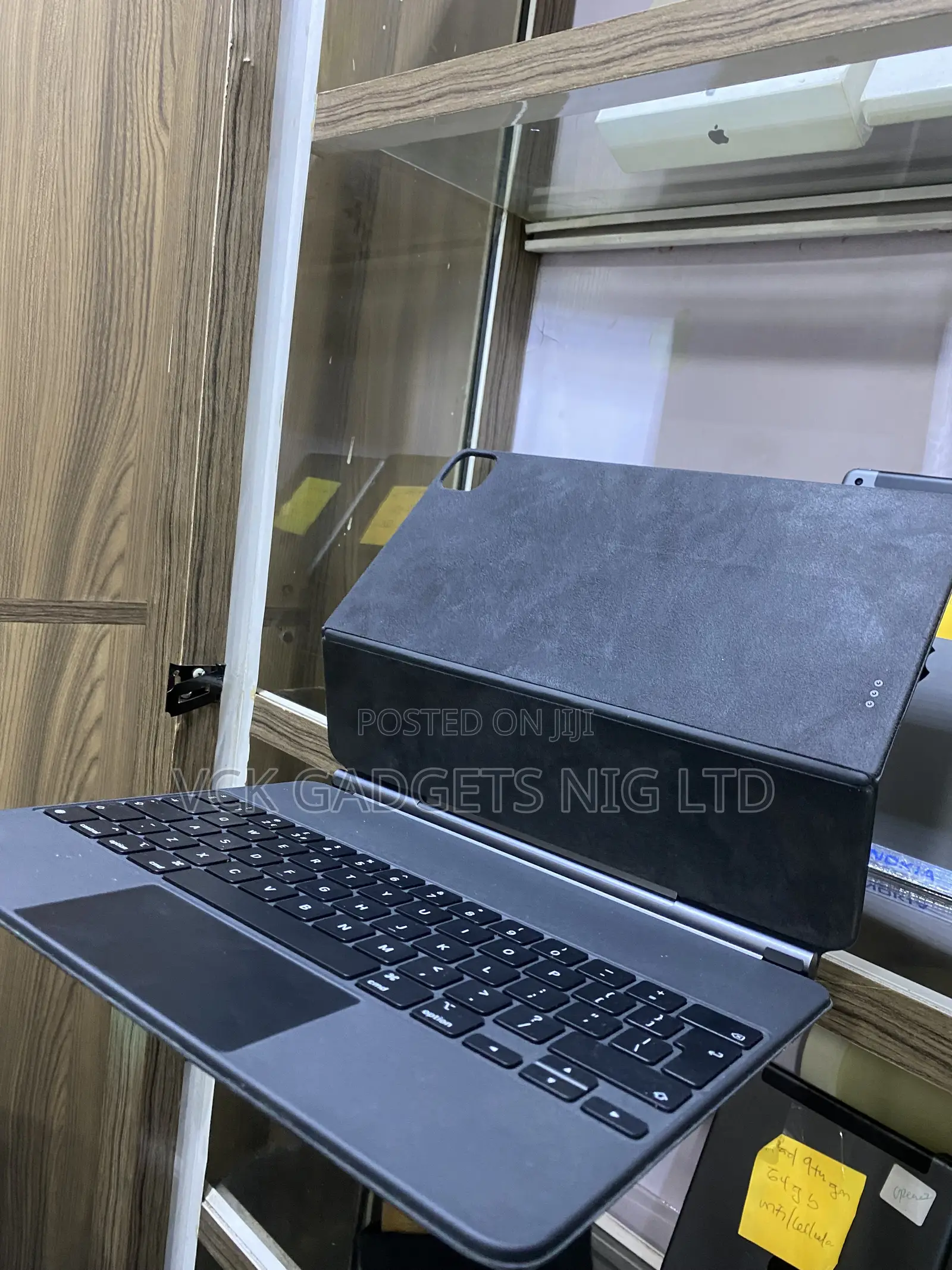iPad Pro 12.9inch Magic Keyboard