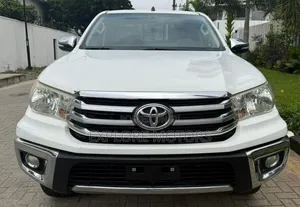 Toyota Hilux 2017 White