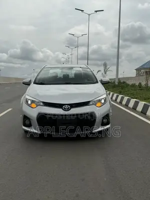 Toyota Corolla S 4dr Sedan (1.8L 4cyl CVT) 2015 Silver