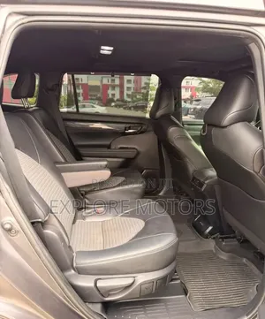 Toyota Highlander 2022 Gray
