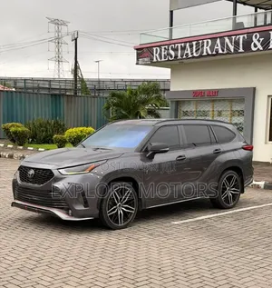 Toyota Highlander 2022 Gray