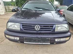 Volkswagen Golf 2009 Beige