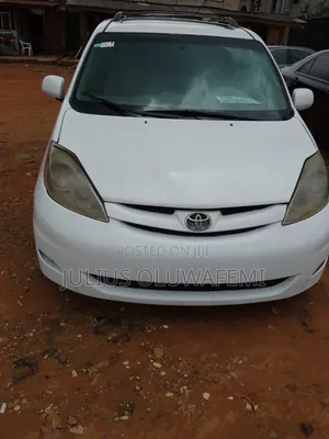 Toyota Sienna 2005 White