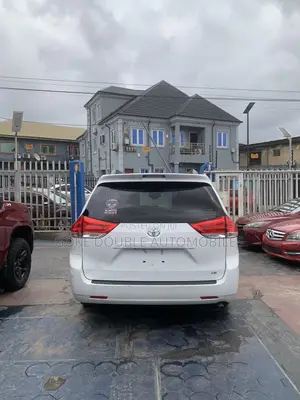 Toyota Sienna 2014 White
