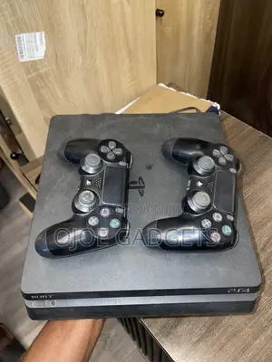Sony PS 4 Slim