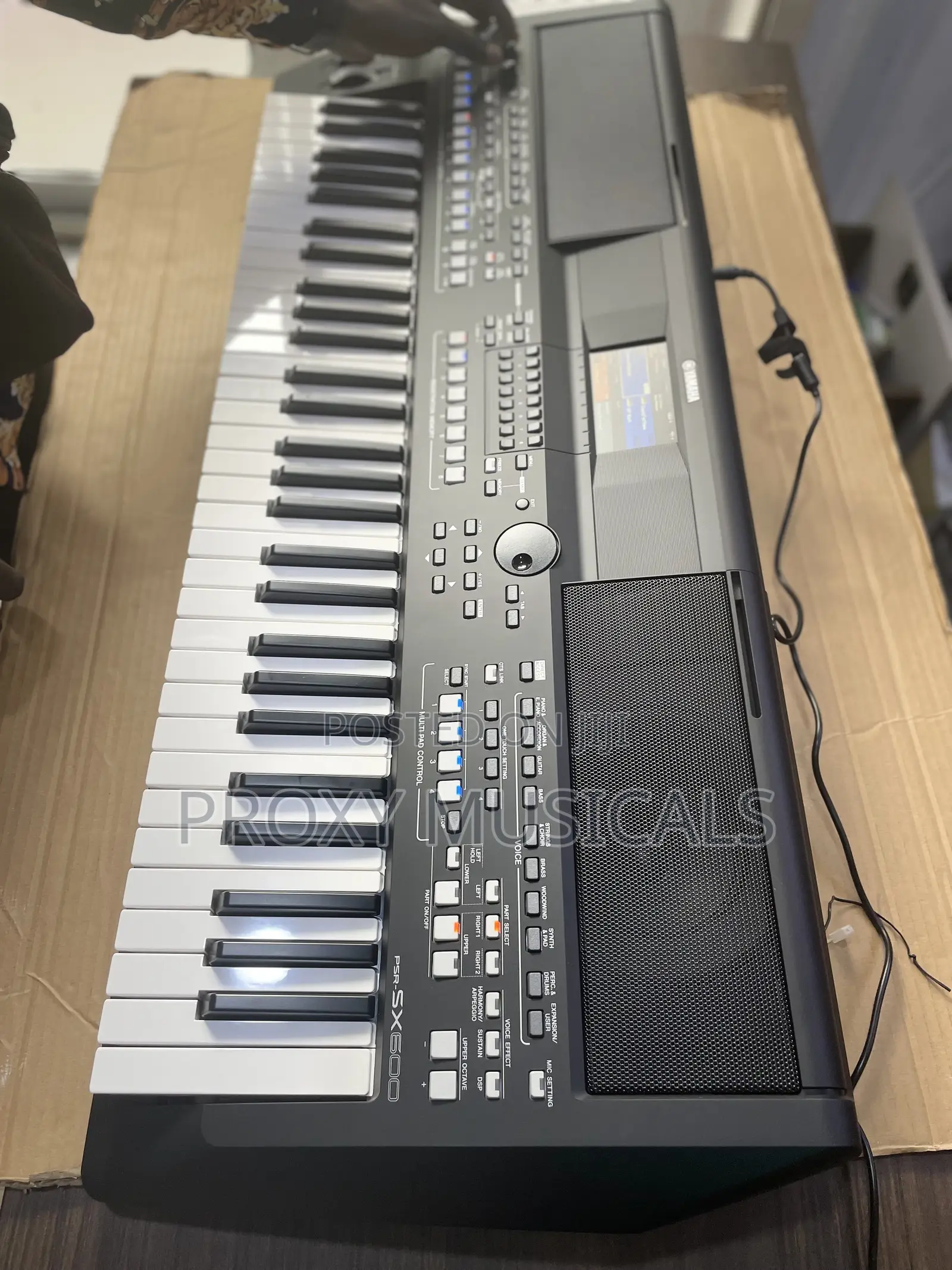 Yamaha PSR-SX600 Professional Keyboard