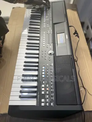 Yamaha PSR-SX600 Professional Keyboard