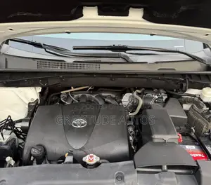 Toyota Highlander Limited 2019 White