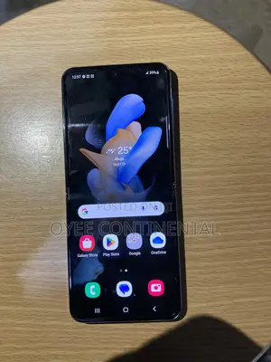 Samsung Galaxy Z Flip4 128 GB Purple