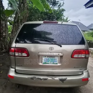 Toyota Sienna 2002 Gray