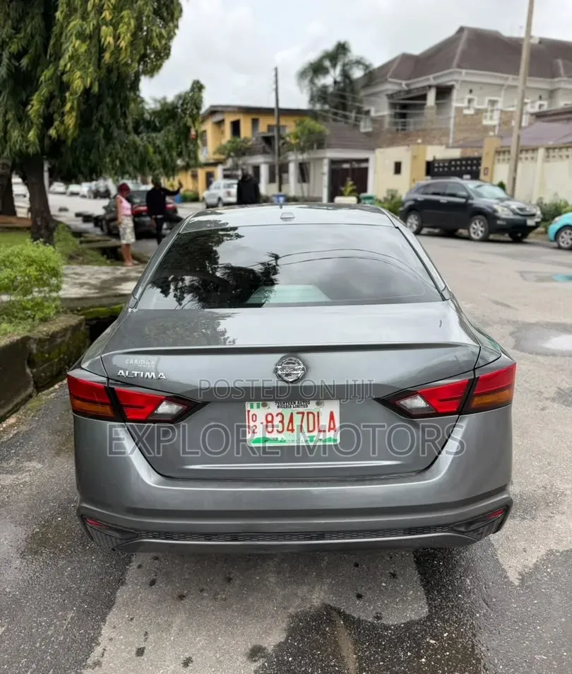 Nissan Altima 2019 Gray