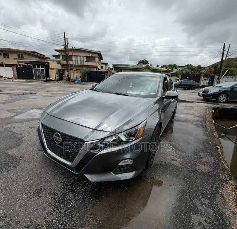 Nissan Altima 2019 Gray