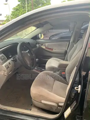 Toyota Corolla Hybrid LE 2025 Black