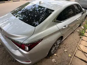 Lexus ES 350 Luxury FWD 2019 Silver