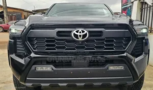 Toyota Tacoma Limited Double Cab 4WD 5.0 ft. SB 2025 Black