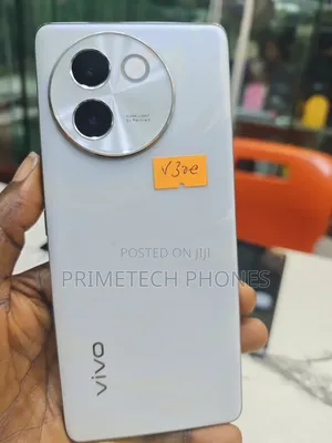 Vivo V30 SE 256 GB Silver