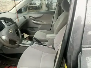 Toyota Corolla 2010 Gray