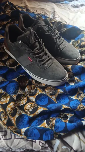 Puma Sneakers