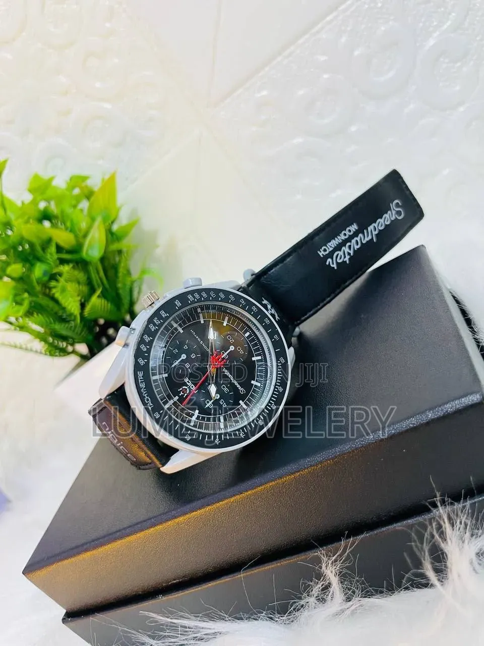 Strap Wristwatch