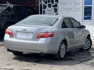 Toyota Camry XLE 4dr Sedan (2.4 4cyl 5A) 2008 Silver