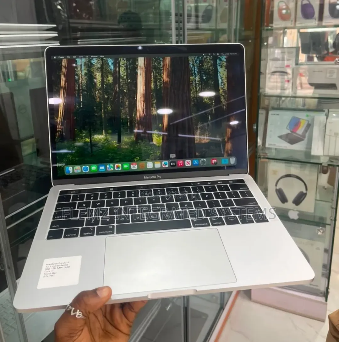 Laptop Apple MacBook Pro 2019 16GB Intel Core i7 SSD 1T