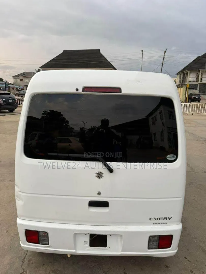 Suzuki APV Minibus 2012 White