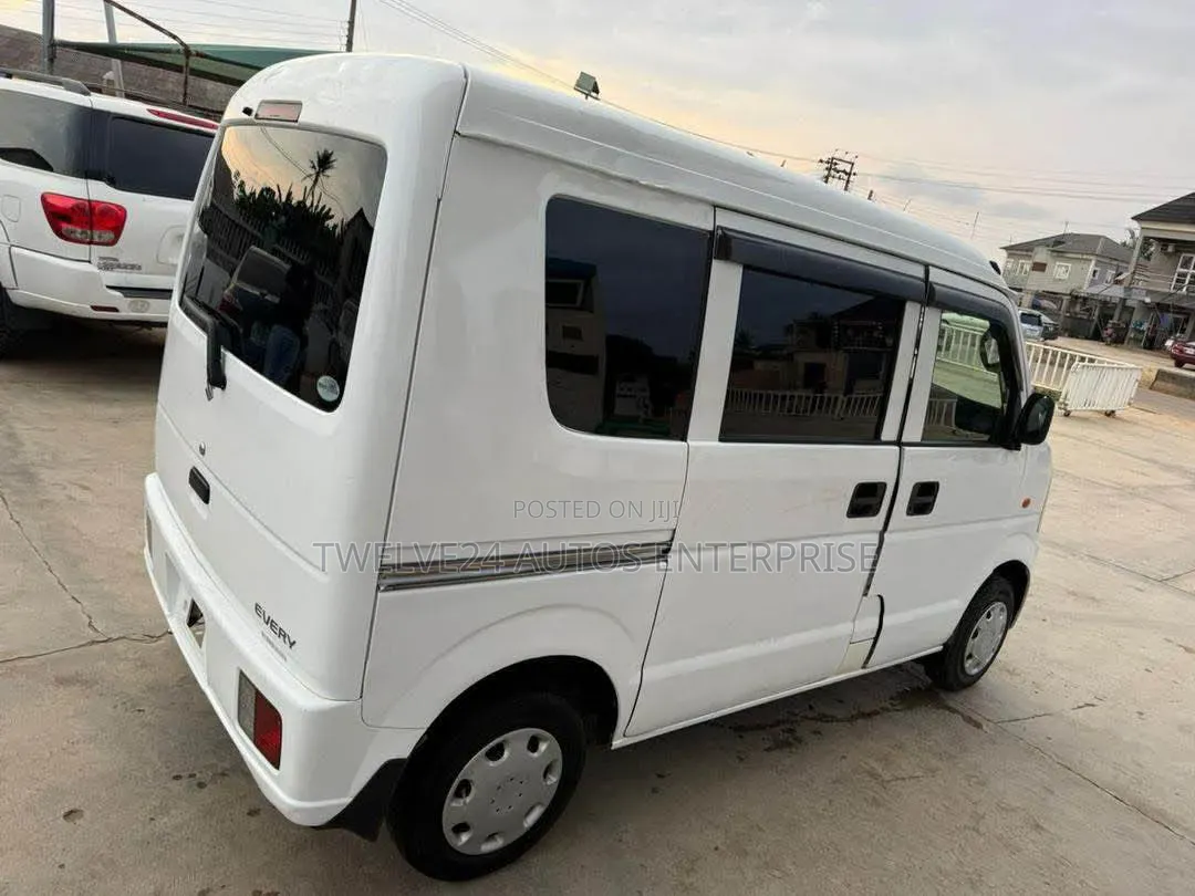 Suzuki APV Minibus 2012 White