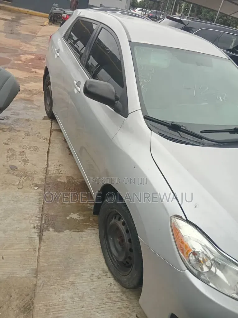 Toyota Matrix 2011 Silver