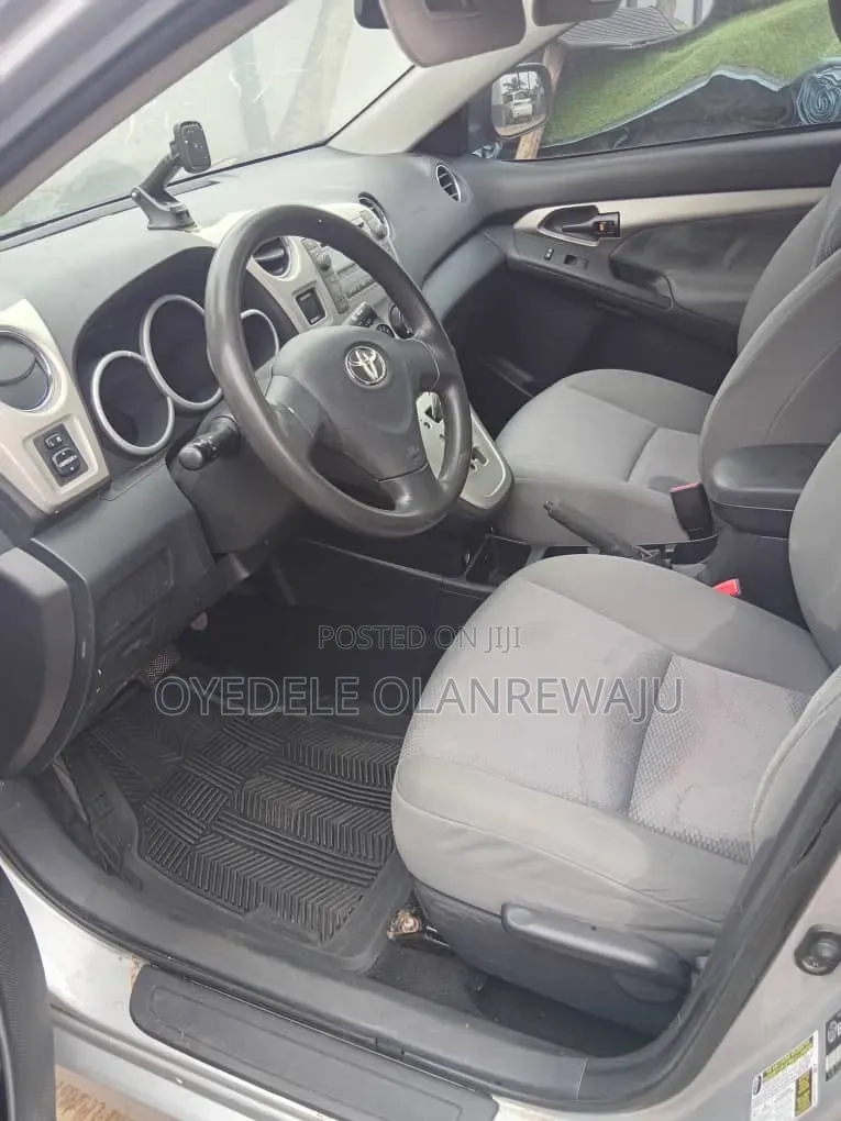 Toyota Matrix 2011 Silver