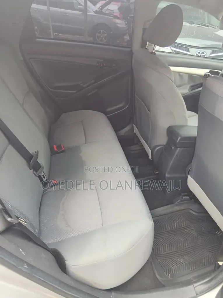Toyota Matrix 2011 Silver