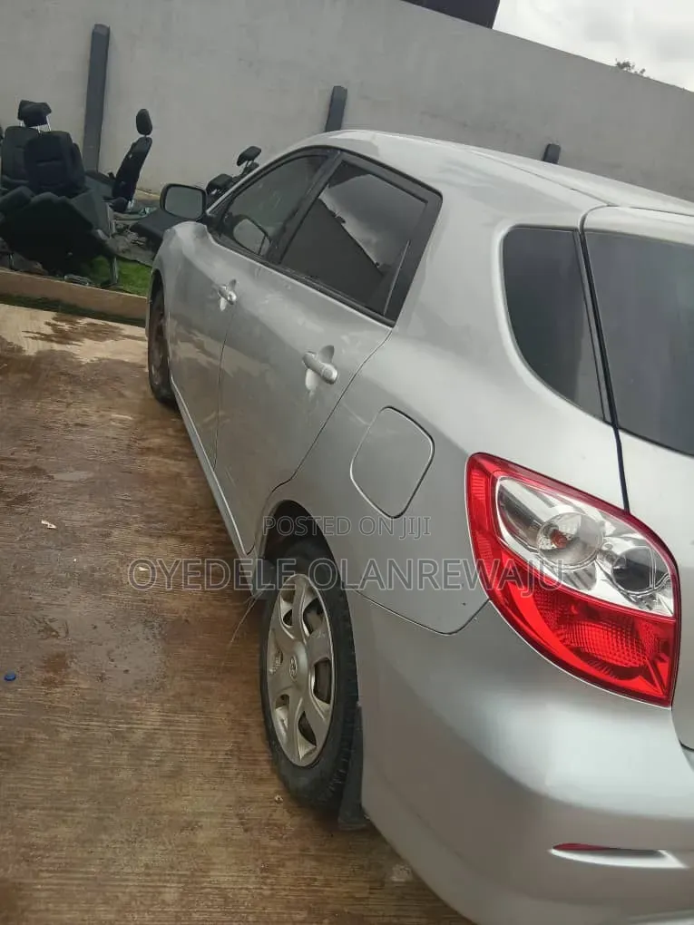 Toyota Matrix 2011 Silver