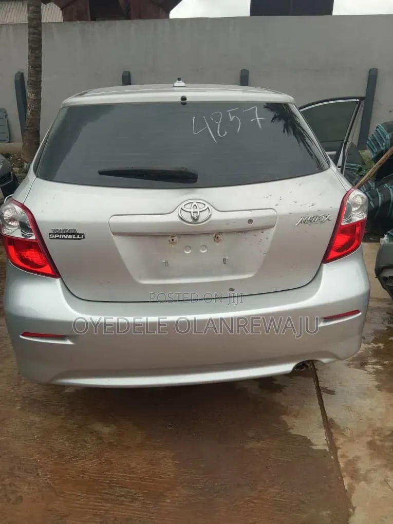 Toyota Matrix 2011 Silver