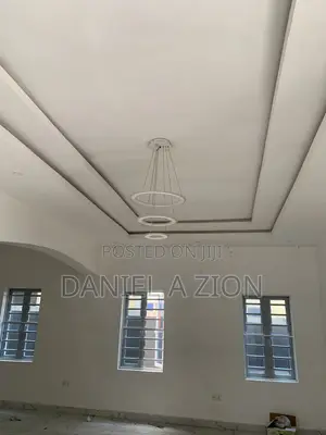 3bdrm Block of Flats in Happyland Estate for rent