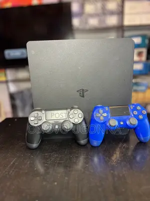 UK Used Hacked Ps4 Slim With 2 New Controllers