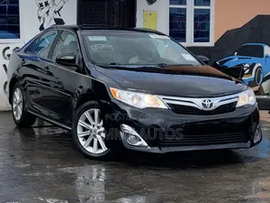 Toyota Camry XLE V6 4dr Sedan (3.5L 6cyl 6A) 2012 Gray