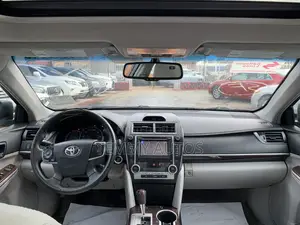 Toyota Camry XLE V6 4dr Sedan (3.5L 6cyl 6A) 2012 Gray