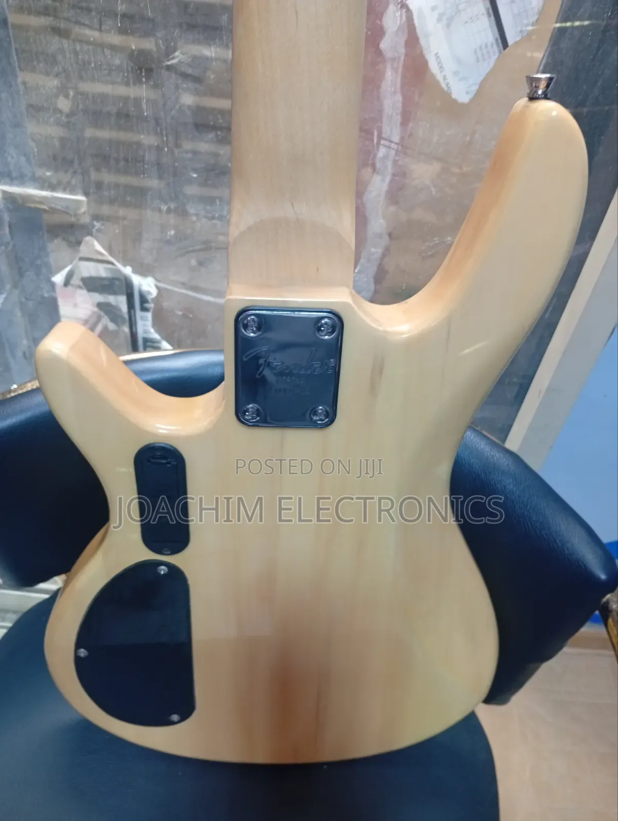 FENDER Professional 5 Strings Bass Guitar