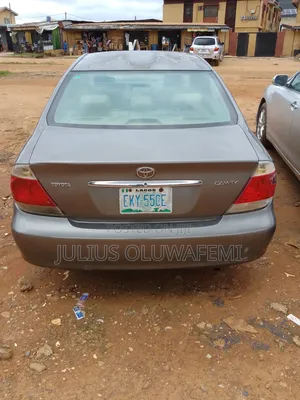 Toyota Camry 2005 Gray