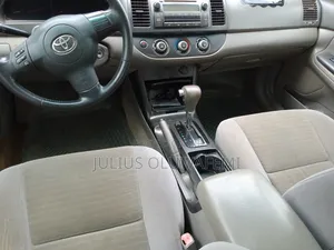 Toyota Camry 2005 Gray