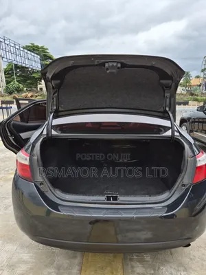 Toyota Corolla LE Premium 4dr Sedan (1.8L 4cyl CVT) 2014 Black