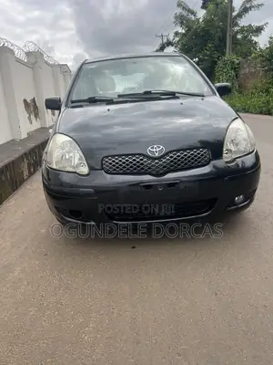 Toyota Yaris 1.0 2005 Black