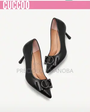 Elegant Black Pointed Toe Heel