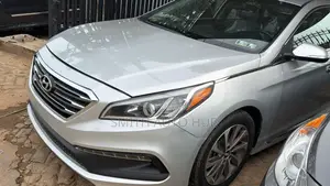 Hyundai Sonata Sport 4dr Sedan (2.4L 4cyl 6A) 2015