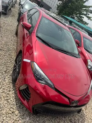 Toyota Corolla 2018 Red
