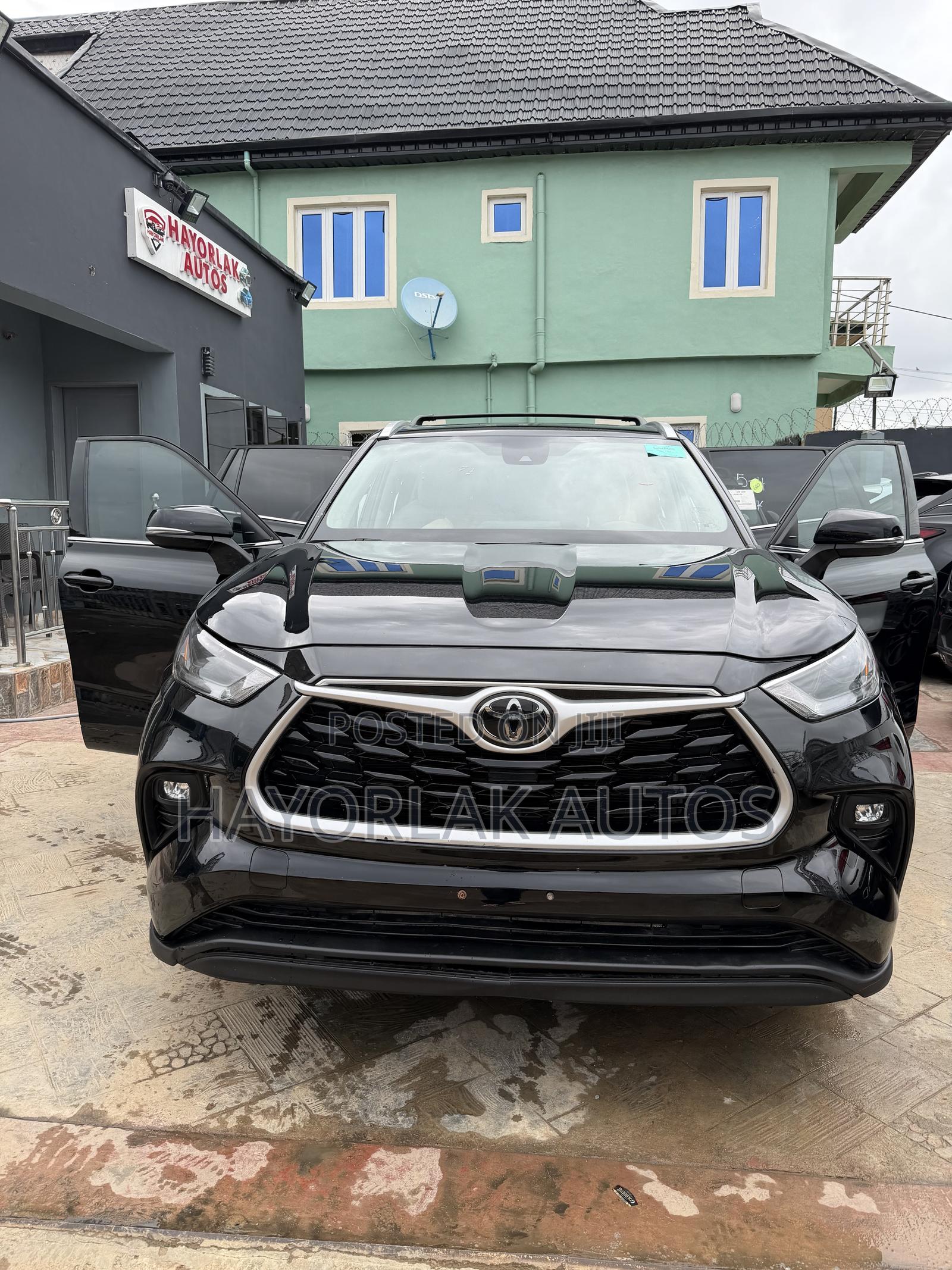 Toyota Highlander XLE 2022 Black