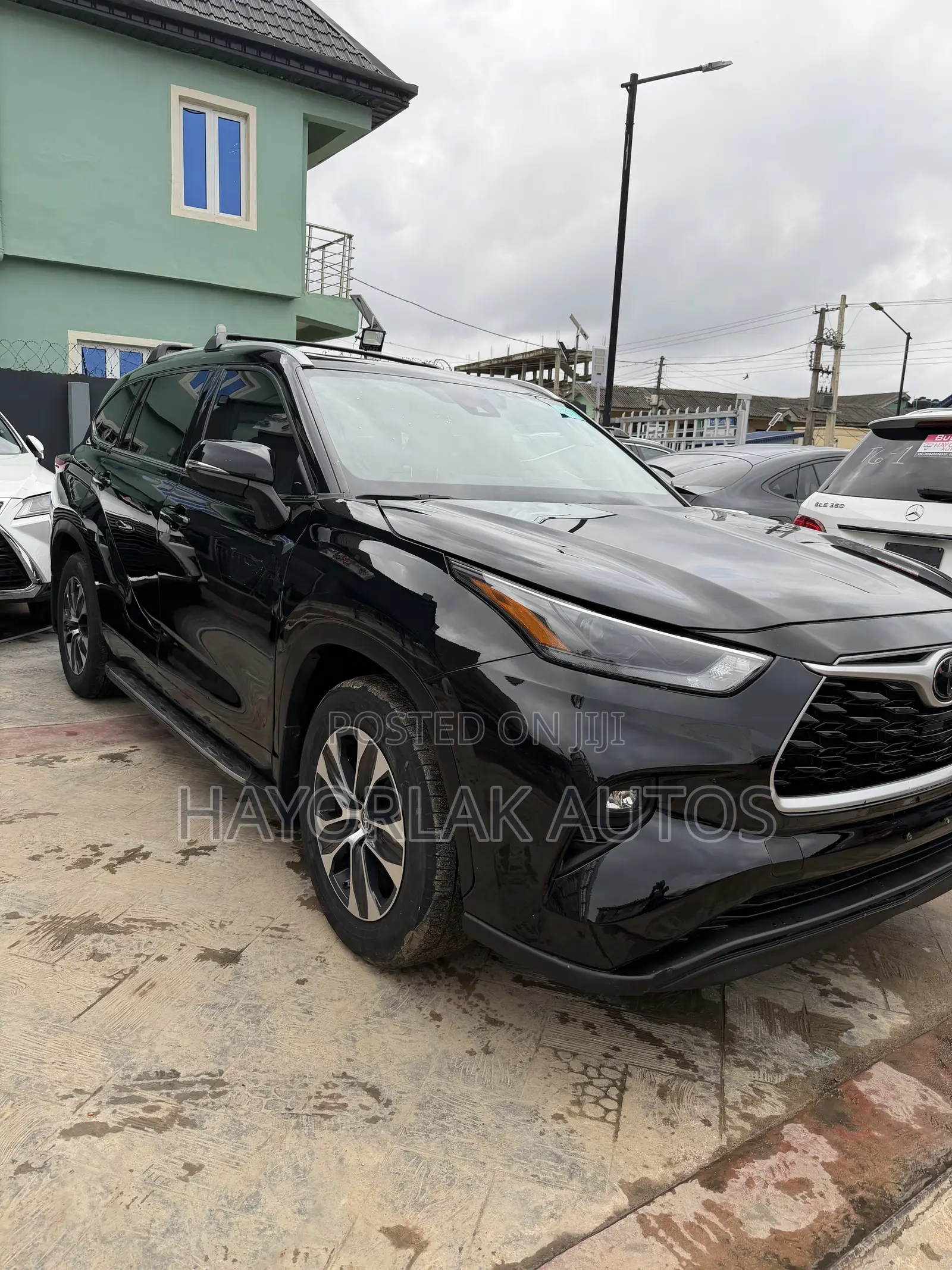 Toyota Highlander XLE 2022 Black